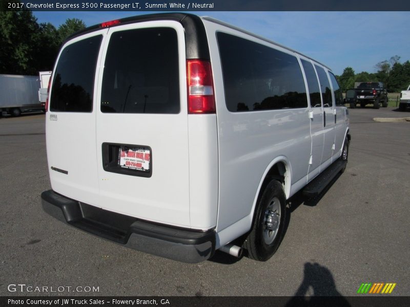 Summit White / Neutral 2017 Chevrolet Express 3500 Passenger LT