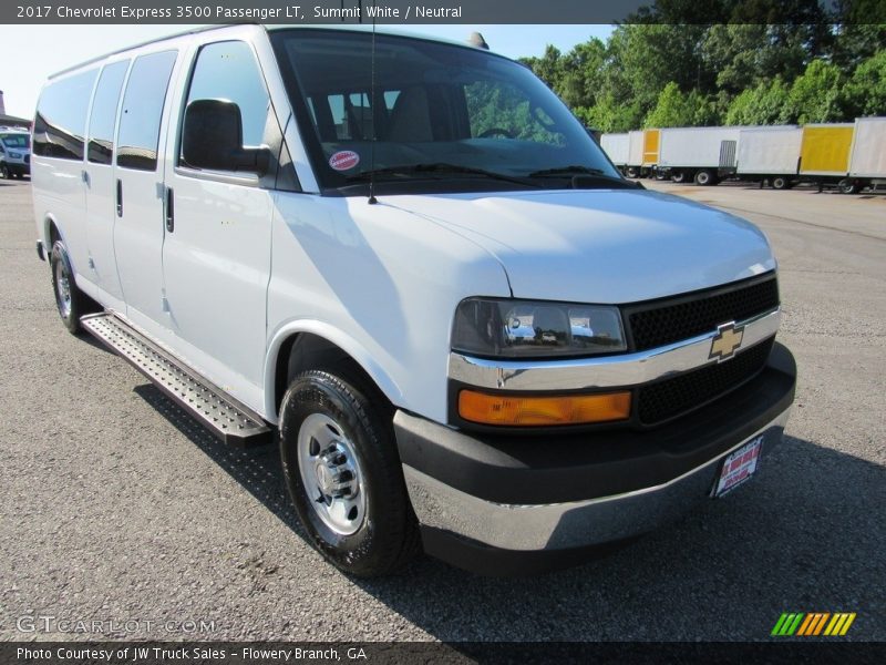 Summit White / Neutral 2017 Chevrolet Express 3500 Passenger LT