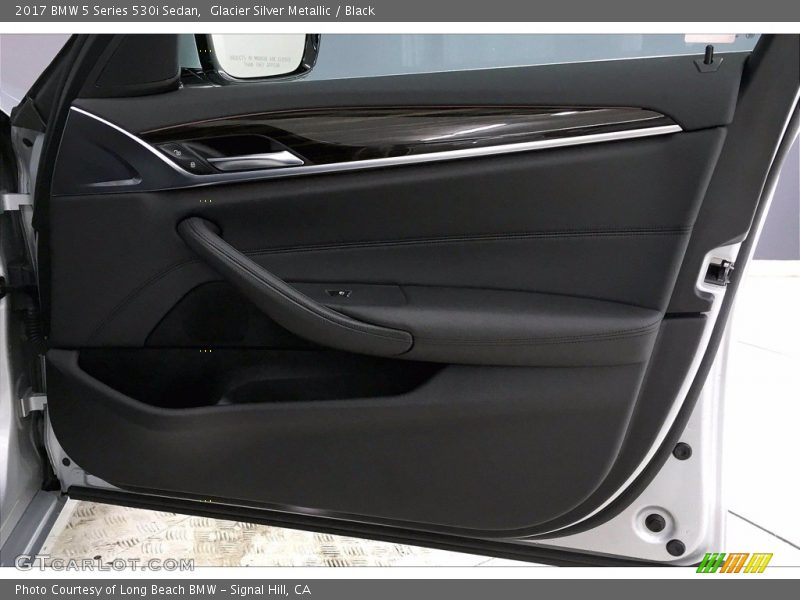 Glacier Silver Metallic / Black 2017 BMW 5 Series 530i Sedan
