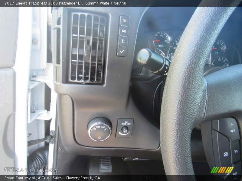 Summit White / Neutral 2017 Chevrolet Express 3500 Passenger LT