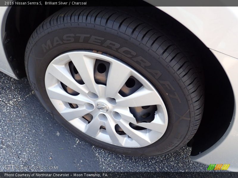 Brilliant Silver / Charcoal 2016 Nissan Sentra S