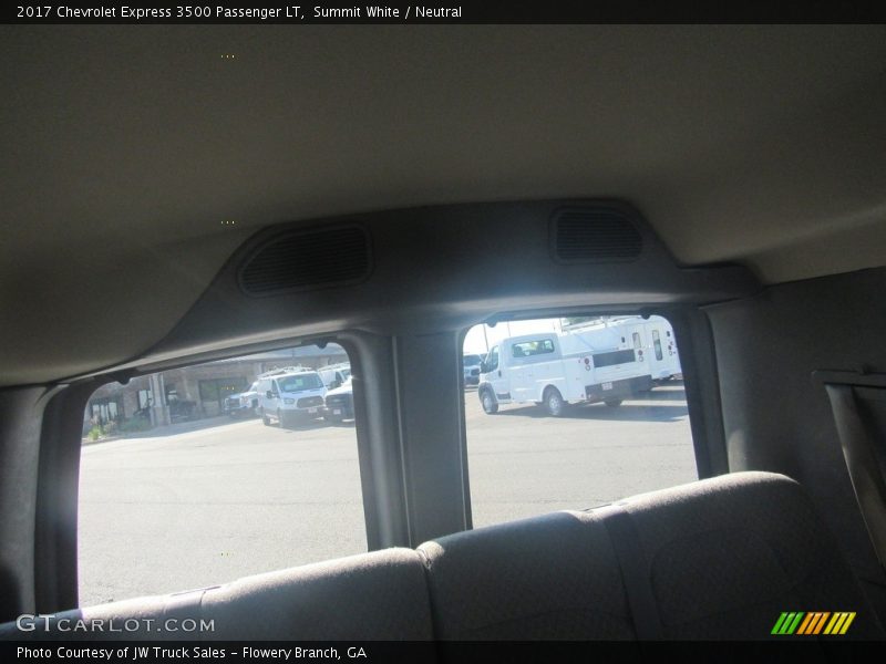 Summit White / Neutral 2017 Chevrolet Express 3500 Passenger LT