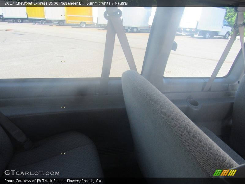 Summit White / Neutral 2017 Chevrolet Express 3500 Passenger LT