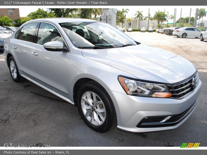 Reflex Silver Metallic / Titan Black 2017 Volkswagen Passat S Sedan