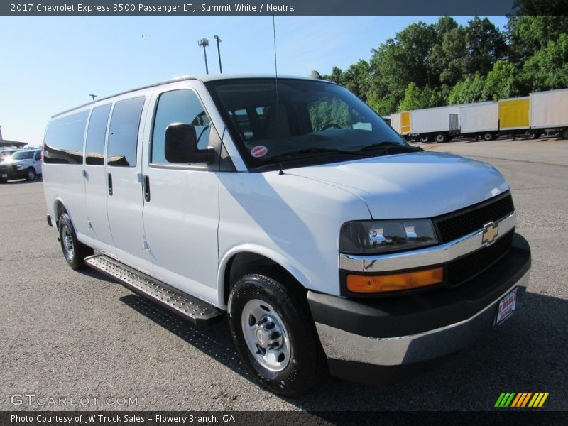 Summit White / Neutral 2017 Chevrolet Express 3500 Passenger LT