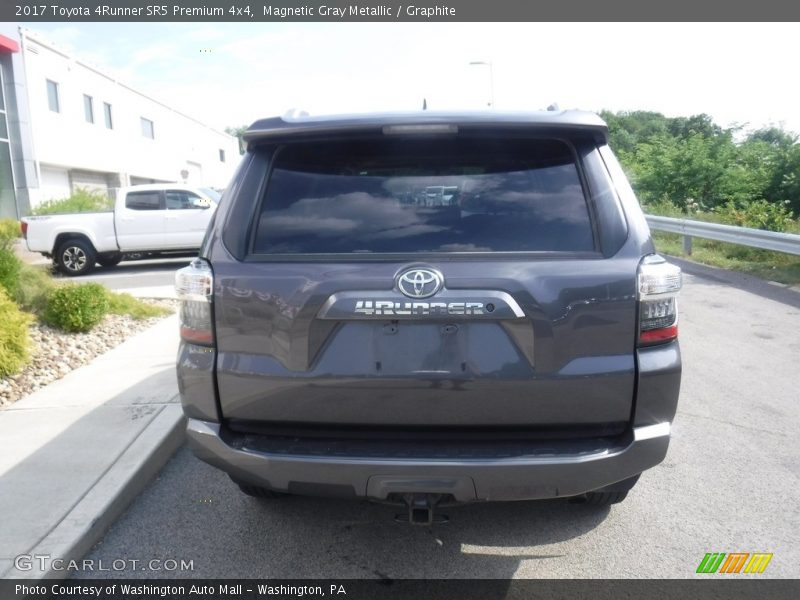 Magnetic Gray Metallic / Graphite 2017 Toyota 4Runner SR5 Premium 4x4