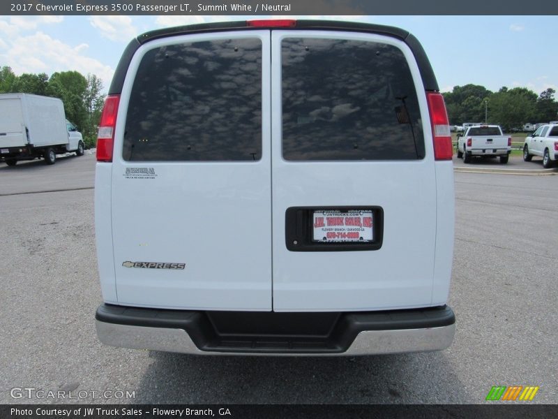 Summit White / Neutral 2017 Chevrolet Express 3500 Passenger LT