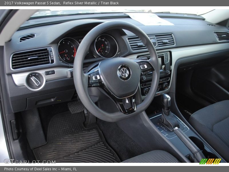 Reflex Silver Metallic / Titan Black 2017 Volkswagen Passat S Sedan