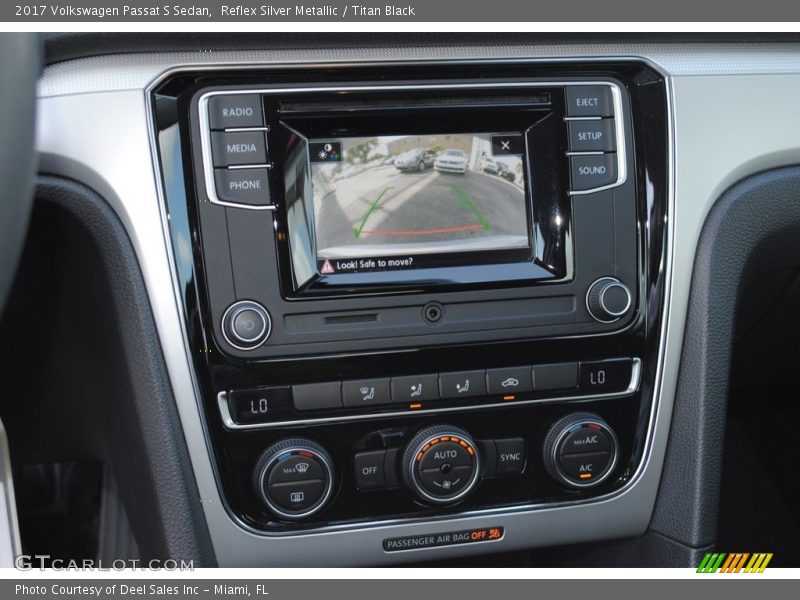 Reflex Silver Metallic / Titan Black 2017 Volkswagen Passat S Sedan