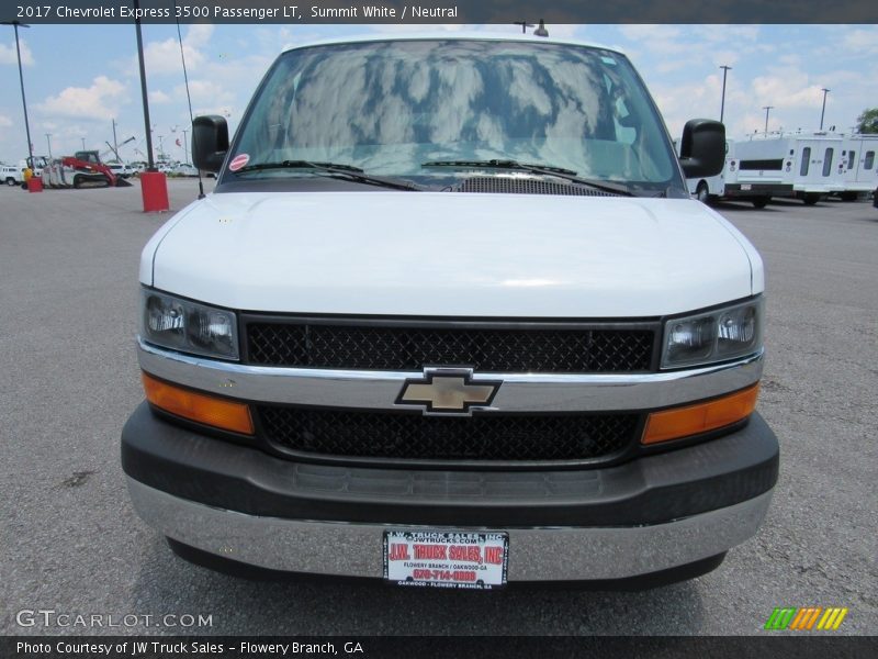 Summit White / Neutral 2017 Chevrolet Express 3500 Passenger LT