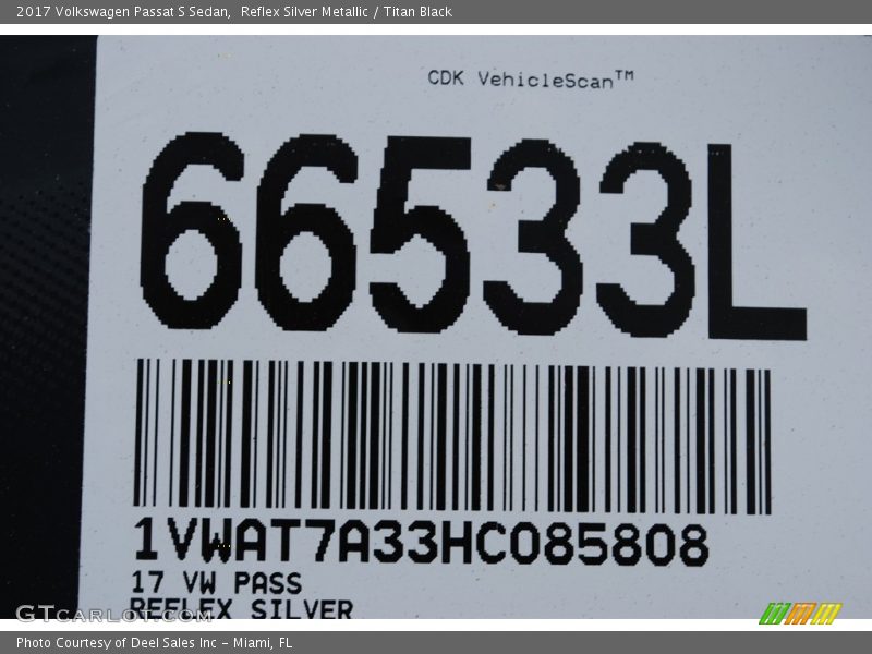 Reflex Silver Metallic / Titan Black 2017 Volkswagen Passat S Sedan