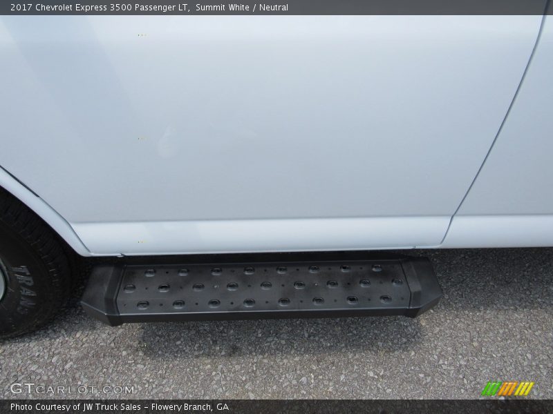 Summit White / Neutral 2017 Chevrolet Express 3500 Passenger LT