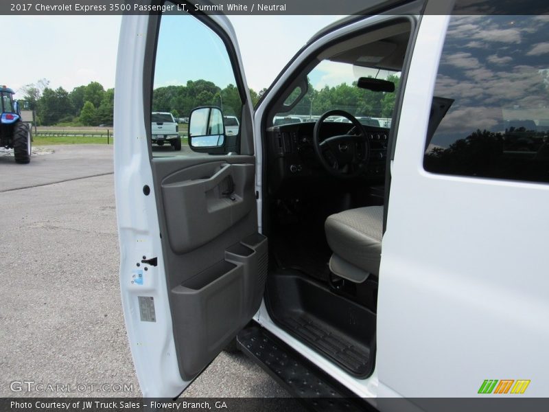 Summit White / Neutral 2017 Chevrolet Express 3500 Passenger LT