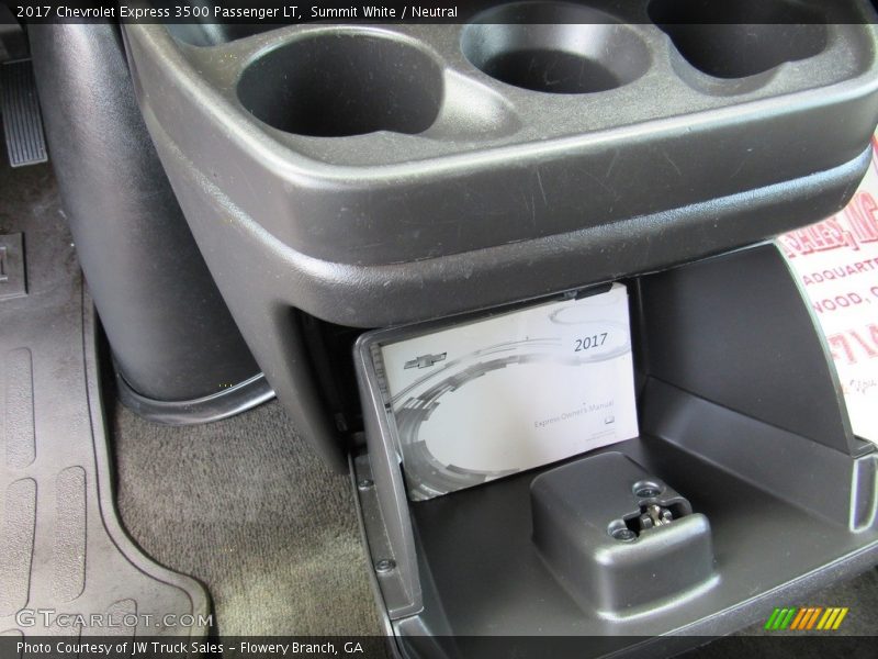 Summit White / Neutral 2017 Chevrolet Express 3500 Passenger LT