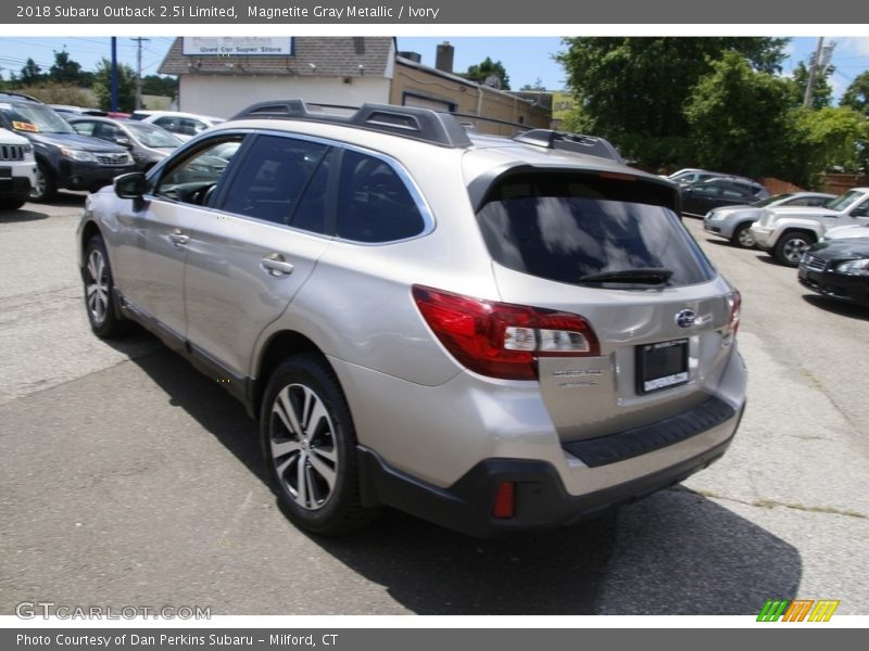 Magnetite Gray Metallic / Ivory 2018 Subaru Outback 2.5i Limited