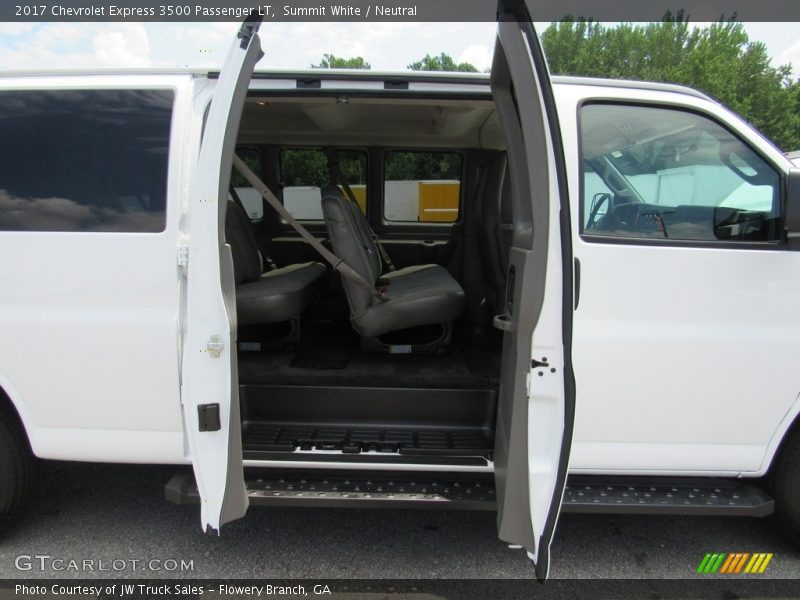 Summit White / Neutral 2017 Chevrolet Express 3500 Passenger LT