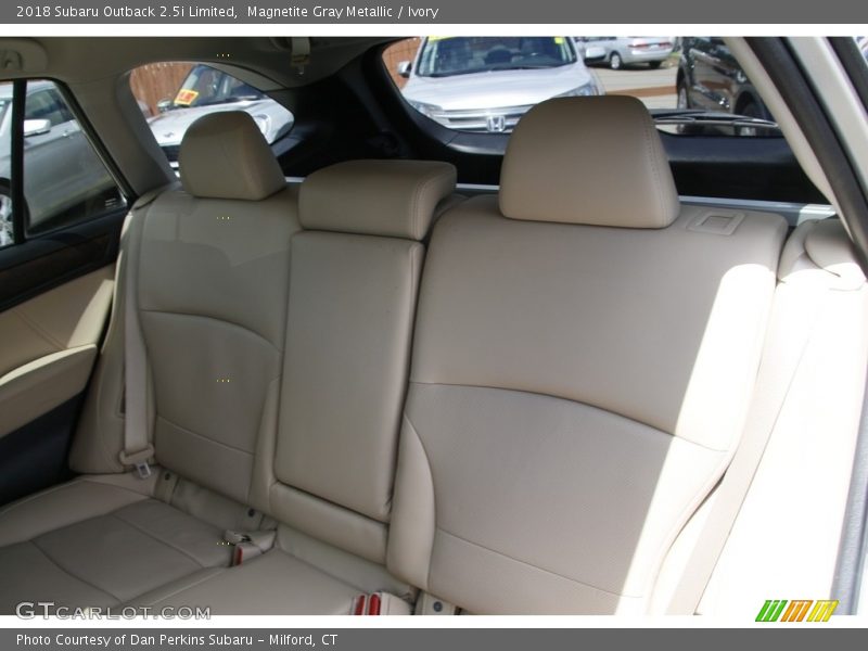 Magnetite Gray Metallic / Ivory 2018 Subaru Outback 2.5i Limited