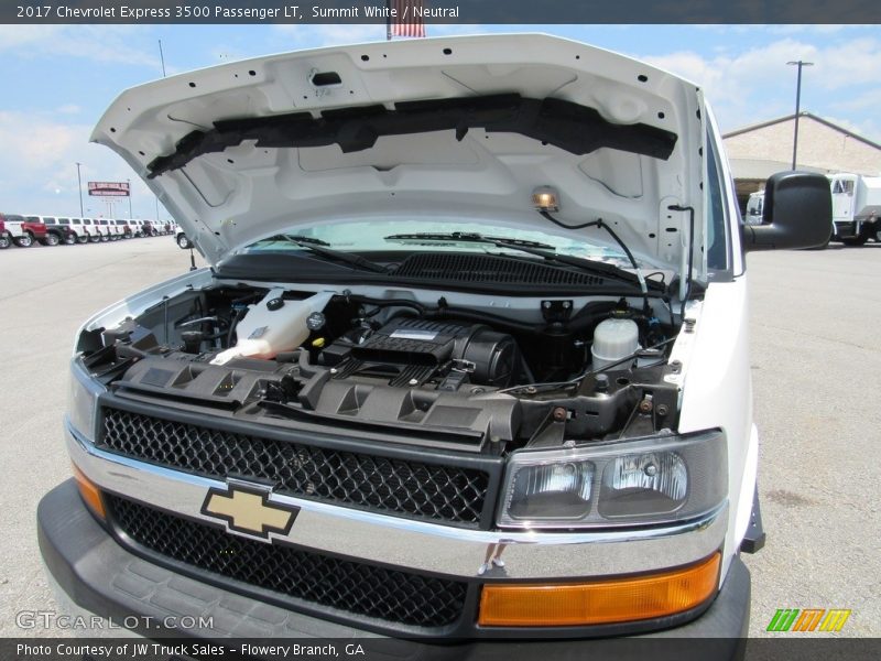 Summit White / Neutral 2017 Chevrolet Express 3500 Passenger LT