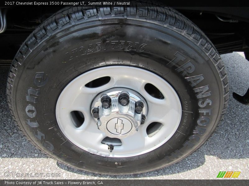 Summit White / Neutral 2017 Chevrolet Express 3500 Passenger LT