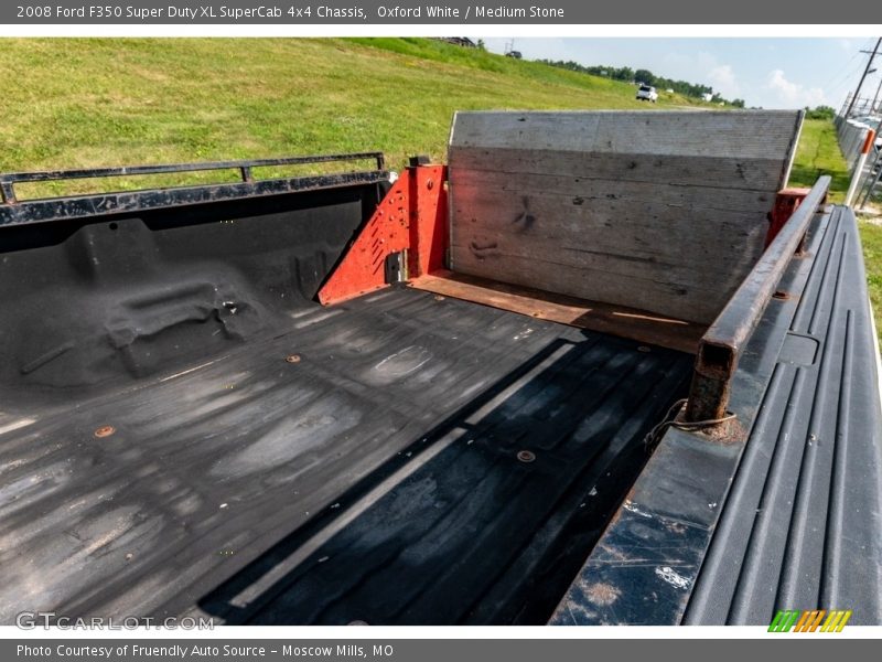 Oxford White / Medium Stone 2008 Ford F350 Super Duty XL SuperCab 4x4 Chassis