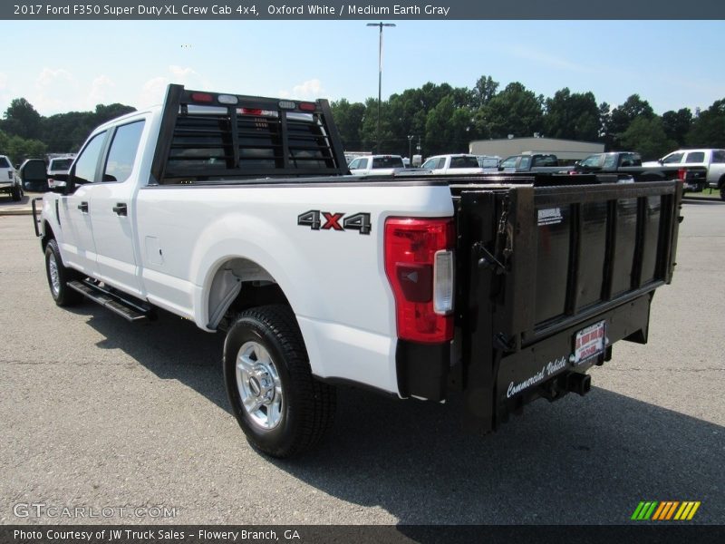 Oxford White / Medium Earth Gray 2017 Ford F350 Super Duty XL Crew Cab 4x4