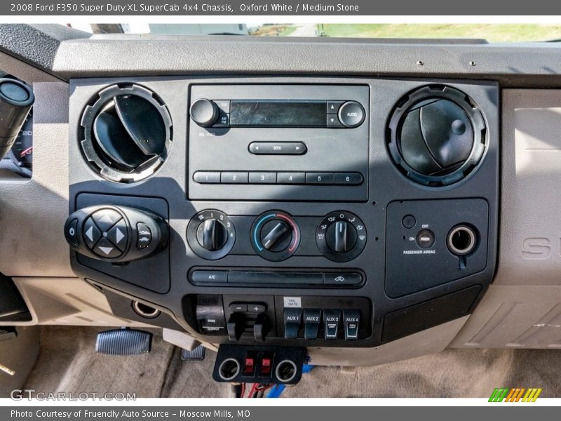 Controls of 2008 F350 Super Duty XL SuperCab 4x4 Chassis