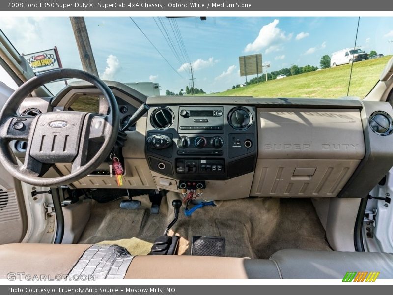 Dashboard of 2008 F350 Super Duty XL SuperCab 4x4 Chassis