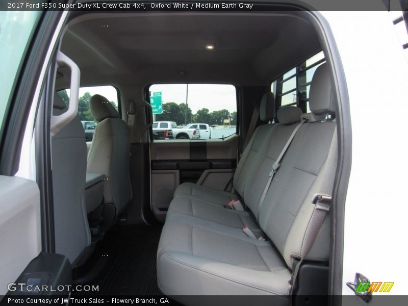 Oxford White / Medium Earth Gray 2017 Ford F350 Super Duty XL Crew Cab 4x4