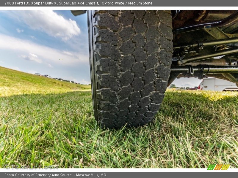 Oxford White / Medium Stone 2008 Ford F350 Super Duty XL SuperCab 4x4 Chassis