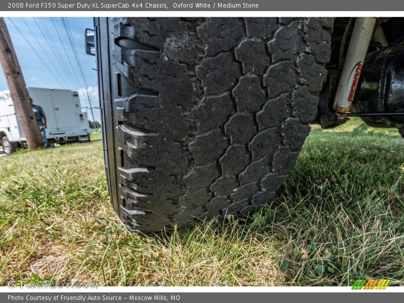 Oxford White / Medium Stone 2008 Ford F350 Super Duty XL SuperCab 4x4 Chassis