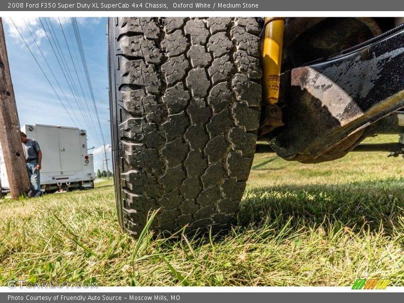 Oxford White / Medium Stone 2008 Ford F350 Super Duty XL SuperCab 4x4 Chassis