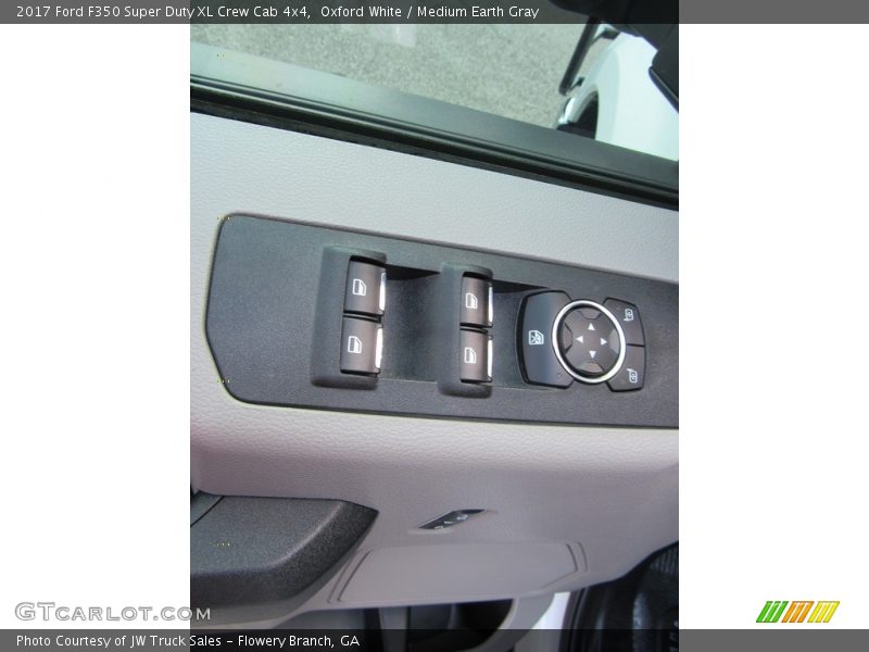 Oxford White / Medium Earth Gray 2017 Ford F350 Super Duty XL Crew Cab 4x4