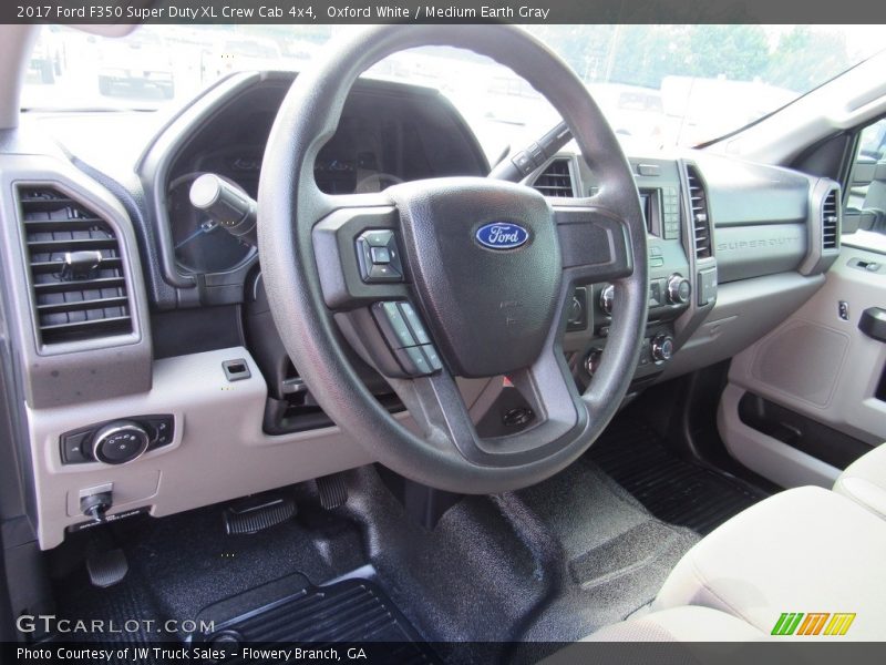 Oxford White / Medium Earth Gray 2017 Ford F350 Super Duty XL Crew Cab 4x4