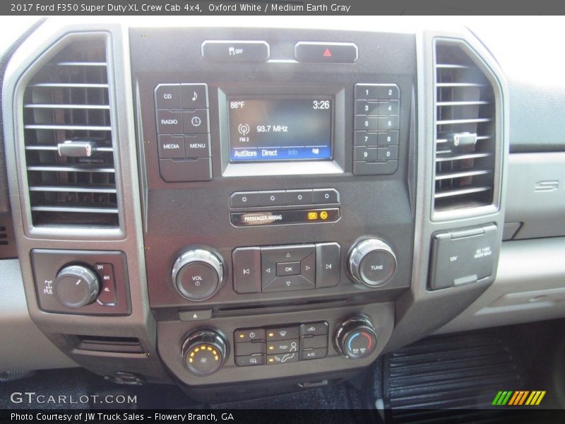 Oxford White / Medium Earth Gray 2017 Ford F350 Super Duty XL Crew Cab 4x4