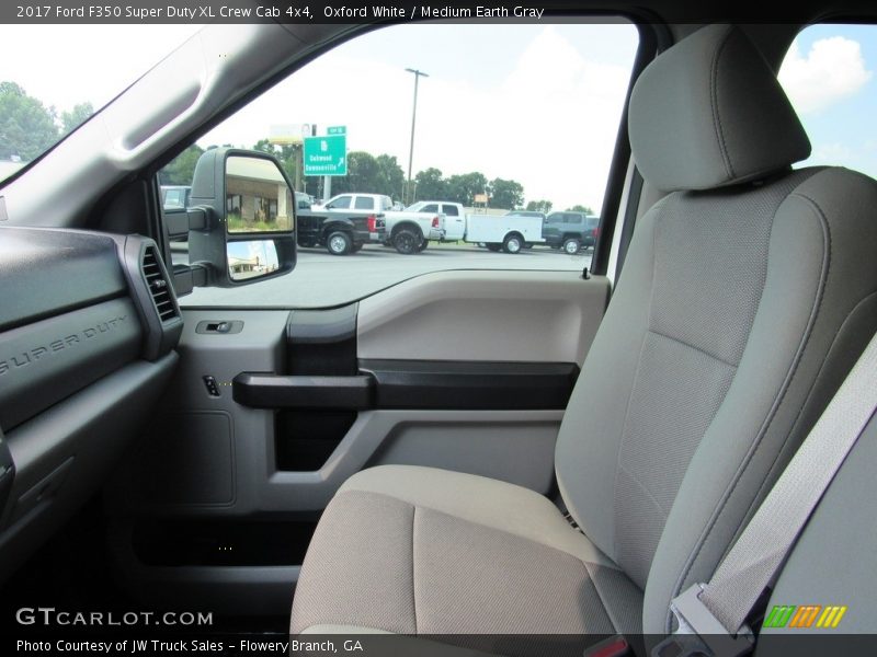 Oxford White / Medium Earth Gray 2017 Ford F350 Super Duty XL Crew Cab 4x4