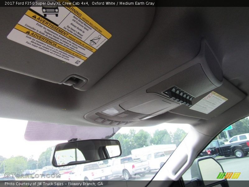 Oxford White / Medium Earth Gray 2017 Ford F350 Super Duty XL Crew Cab 4x4