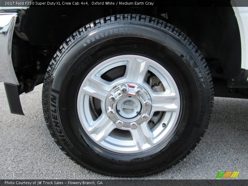 Oxford White / Medium Earth Gray 2017 Ford F350 Super Duty XL Crew Cab 4x4