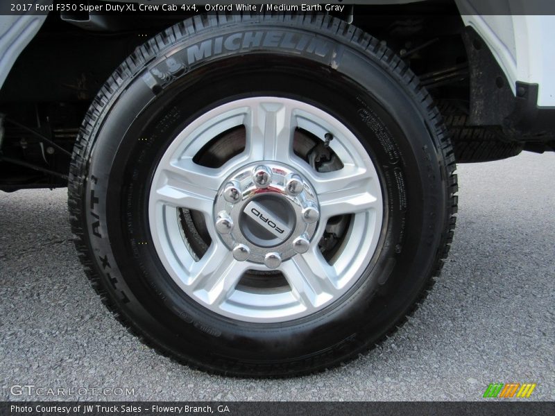Oxford White / Medium Earth Gray 2017 Ford F350 Super Duty XL Crew Cab 4x4