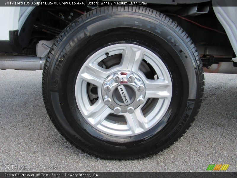 Oxford White / Medium Earth Gray 2017 Ford F350 Super Duty XL Crew Cab 4x4