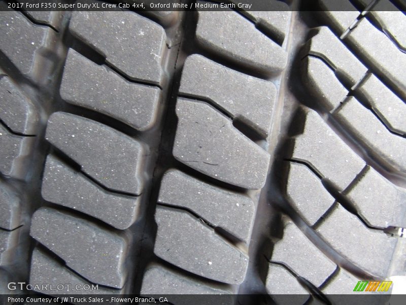 Oxford White / Medium Earth Gray 2017 Ford F350 Super Duty XL Crew Cab 4x4