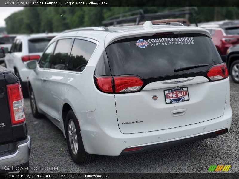 Bright White / Alloy/Black 2020 Chrysler Pacifica Touring L
