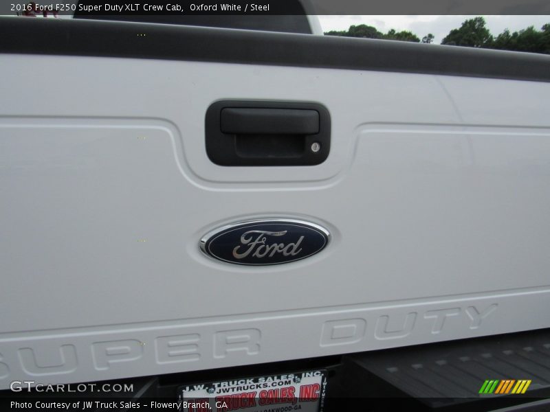 Oxford White / Steel 2016 Ford F250 Super Duty XLT Crew Cab