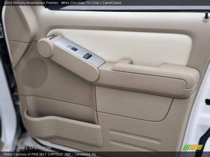 Door Panel of 2009 Mountaineer Premier