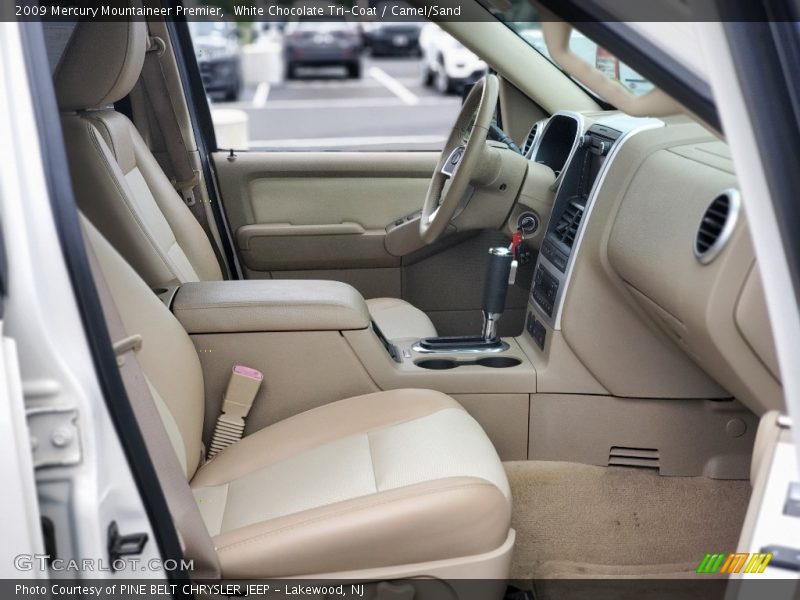 Front Seat of 2009 Mountaineer Premier
