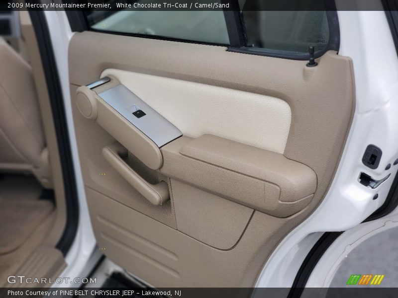 Door Panel of 2009 Mountaineer Premier