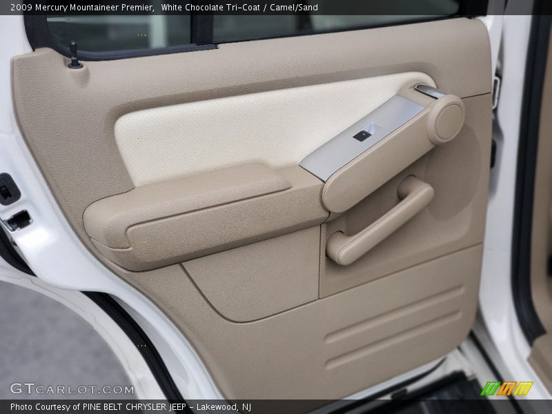 Door Panel of 2009 Mountaineer Premier