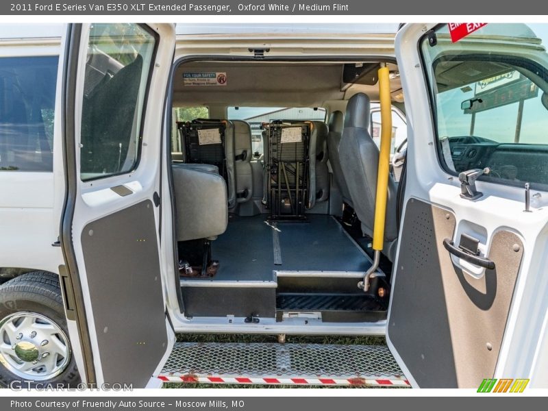 Oxford White / Medium Flint 2011 Ford E Series Van E350 XLT Extended Passenger