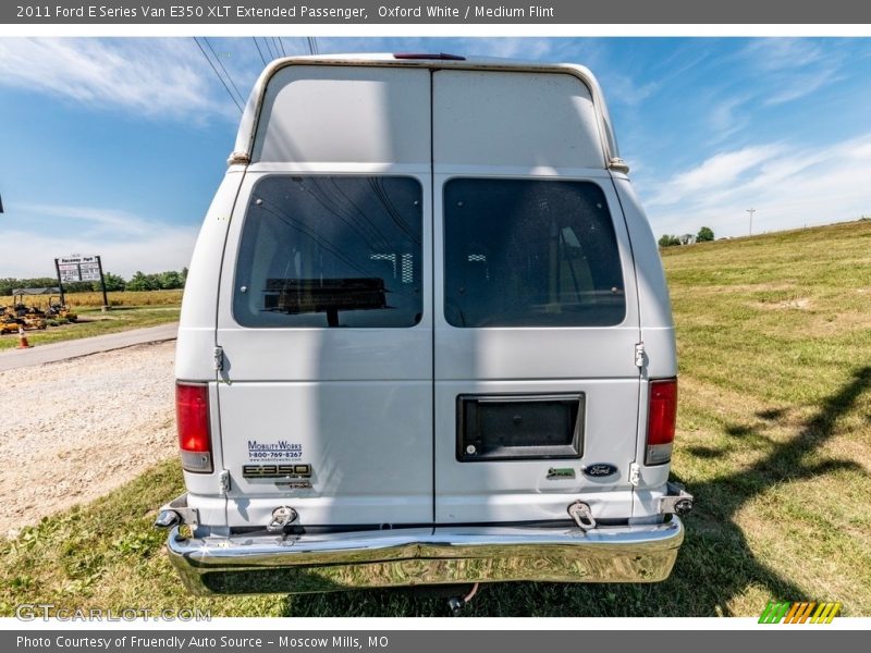 Oxford White / Medium Flint 2011 Ford E Series Van E350 XLT Extended Passenger
