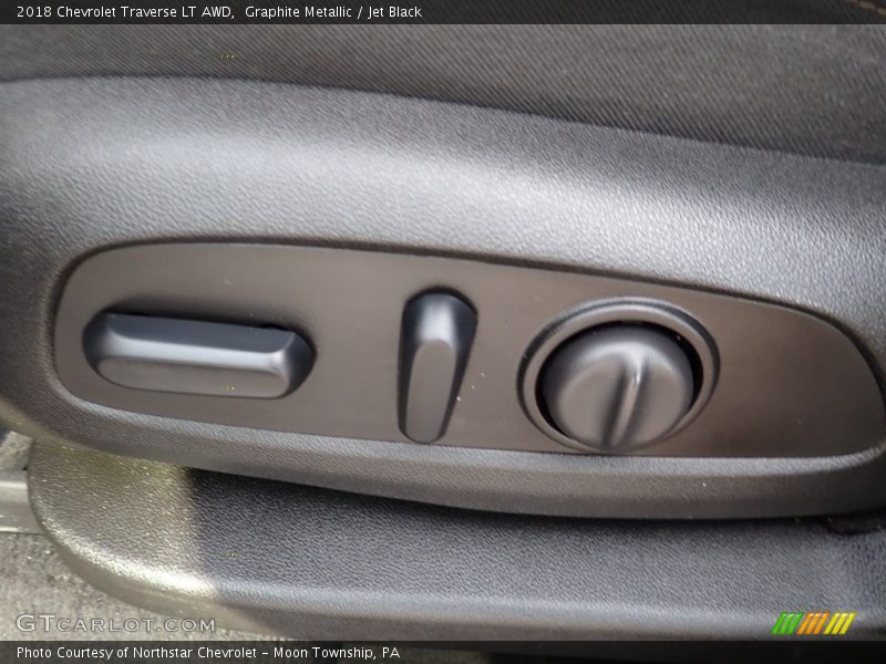 Graphite Metallic / Jet Black 2018 Chevrolet Traverse LT AWD