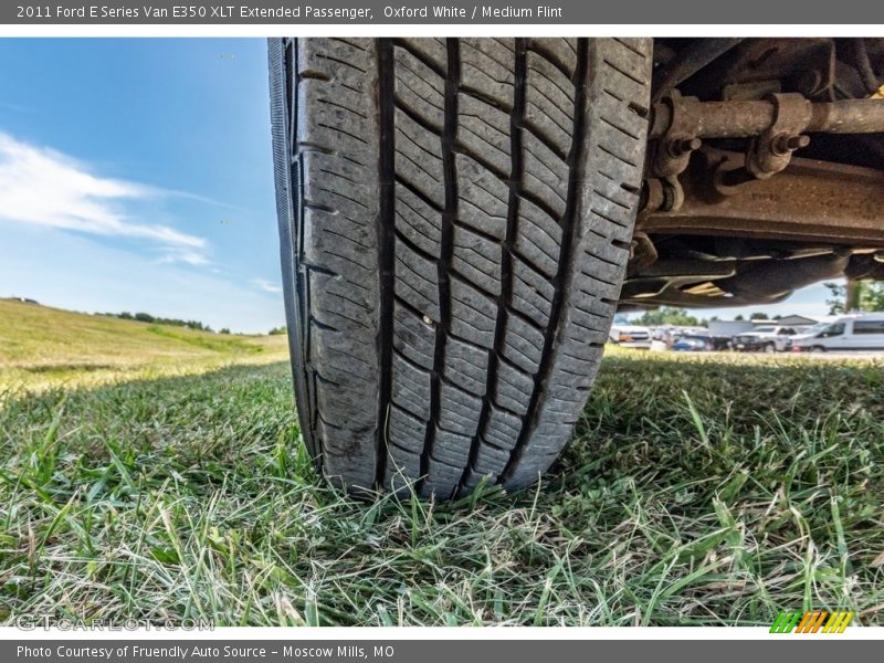 Oxford White / Medium Flint 2011 Ford E Series Van E350 XLT Extended Passenger